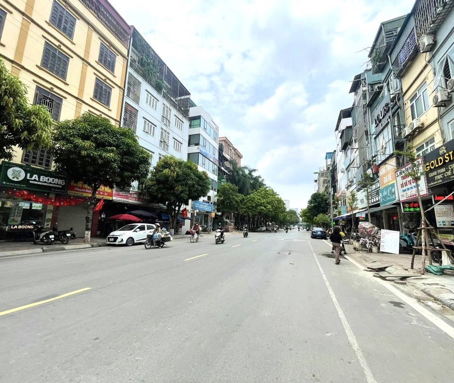 NHÀ PHỐ TRẦN QUỐC HOÀN – CẦU GIẤY - NGÕ Ô TÔ - KINH DOANH ĐỈNH- GIÁ 14,8 TỶ CÒN TL.